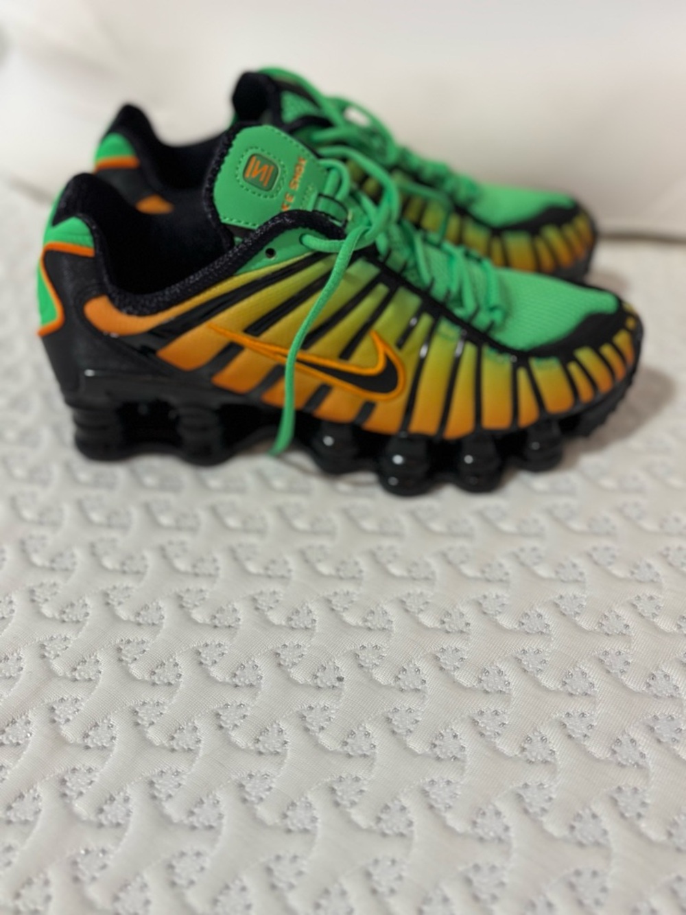 Nike Shox - Picture 2 of 5